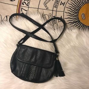 • DONATING SOON 🌟 cute crossover bag